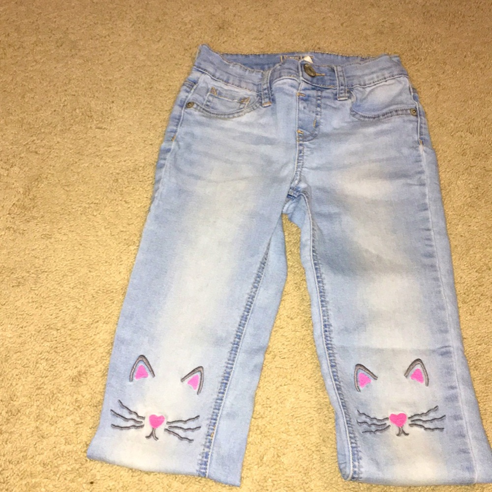 Mid rise jeggins, with cat face design!